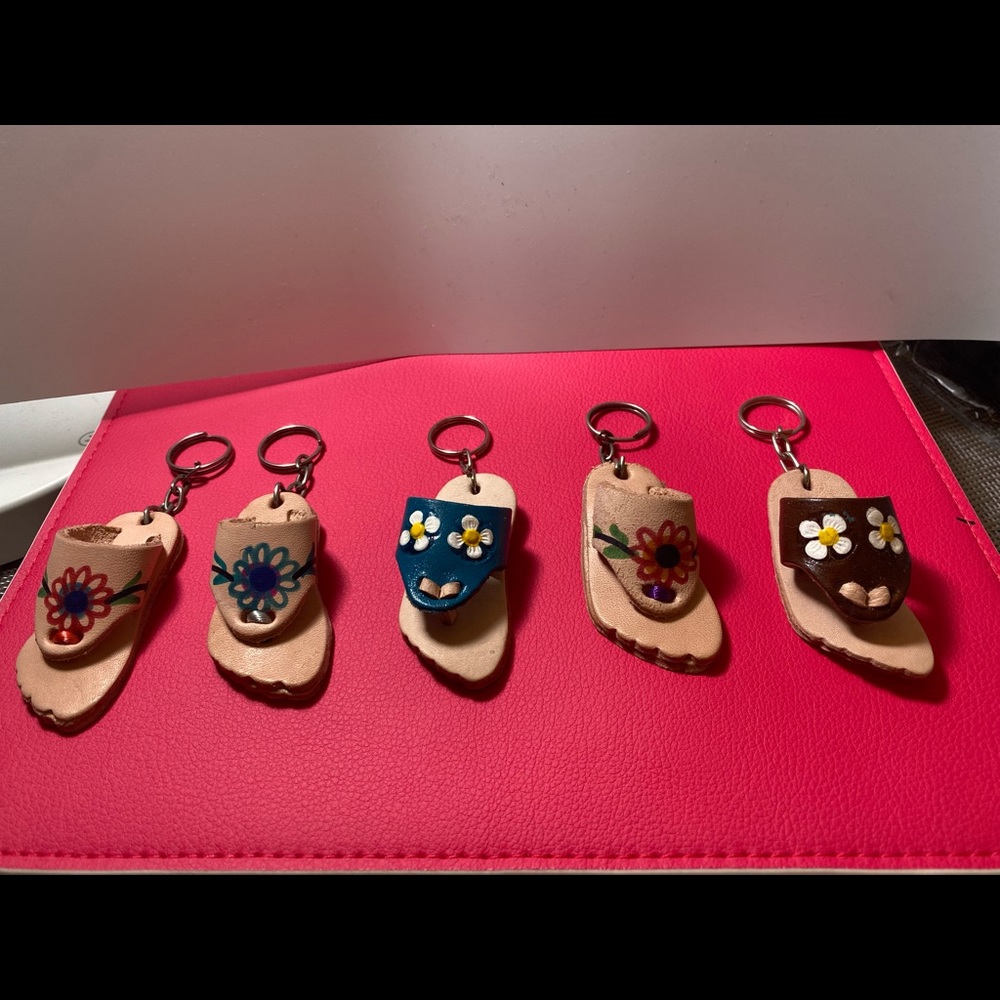 KEYCHAINS HANDMADE MEXICAN LEATHER SANDALS KEYHOLDERS